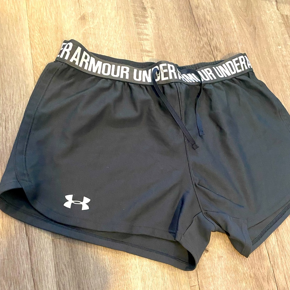 Under Armous Grey Shorte Size M
